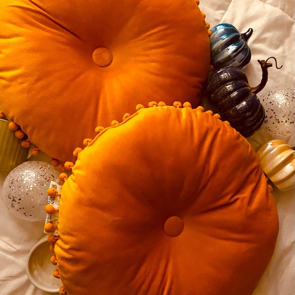 Seasonal pillows